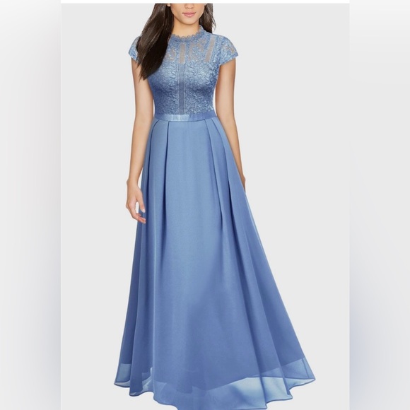 Miusol Dresses & Skirts - Miusol Lace Bodice Maxi Dress in Periwinkle Blue Sz S NWOT